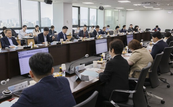 보건복지부는 22일 ‘2025년 제10차 건강보험정책심의위원회를 개최, ’과잉 우려 큰 비급여에 대한 적정 관리체계‘를 신설키로 했다.